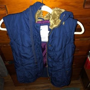 American eagle puffer vest